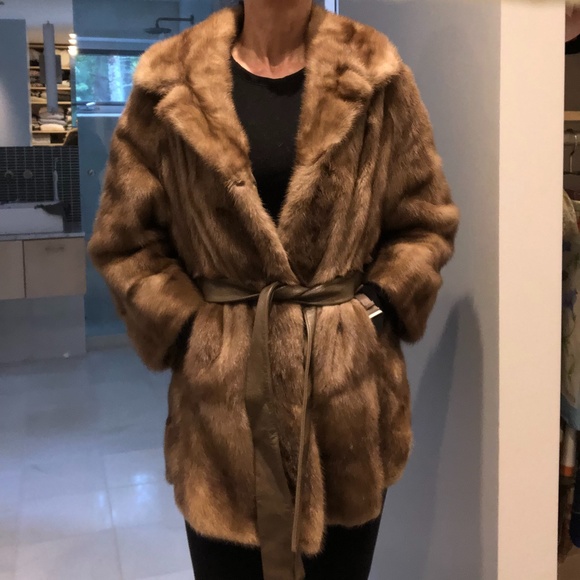 The Most Versatile Fur Coat Ever! - Picture 5 of 16